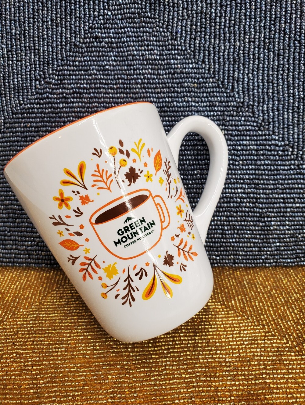 Green Mountain Coffee Roasters themed for the autumn season. (C39)
